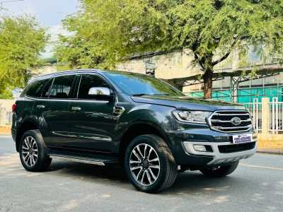 EVEREST 2.0L TITANIUM 4x2 2019z5440332651150_296378da20a2c12ad909a8e9063ad840